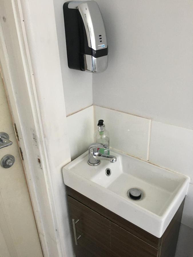 Budget Stay, Shared Guest House, R1 Mount Pleasant Hill Swansea Eksteriør billede